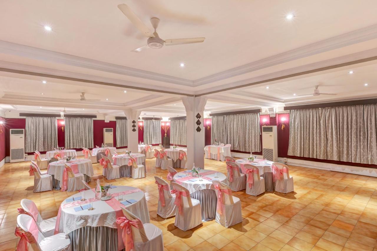 Club Mahindra Acacia Palms Hotel Colva Buitenkant foto